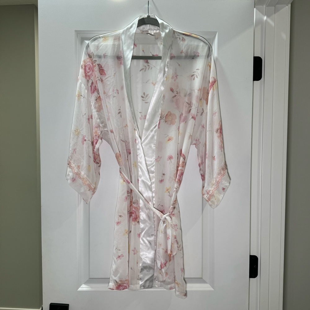VTG California Dynasty Robe Women Size Medium White Floral Sheer Lace Belted
